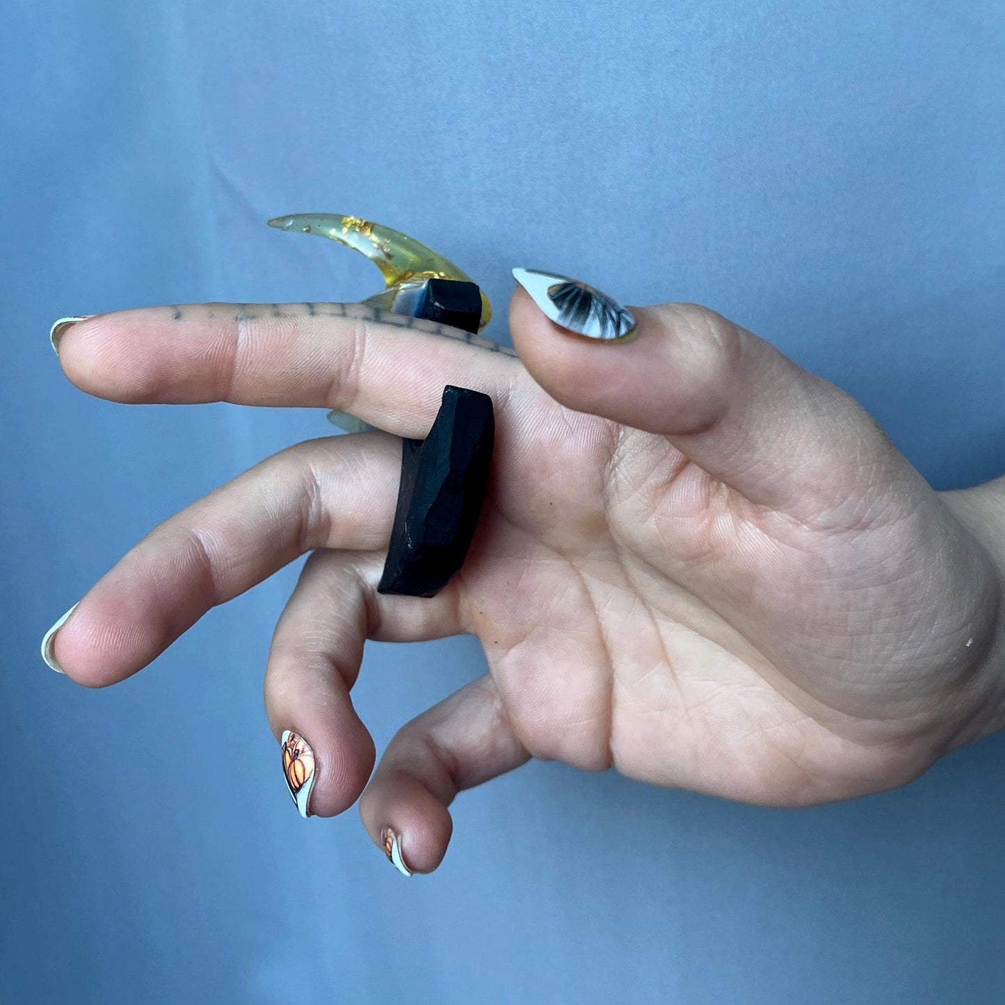Handheld Claws - Gold Leaf