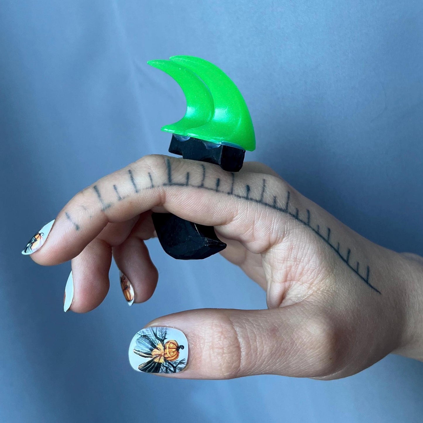 Handheld Claws - Glow Green