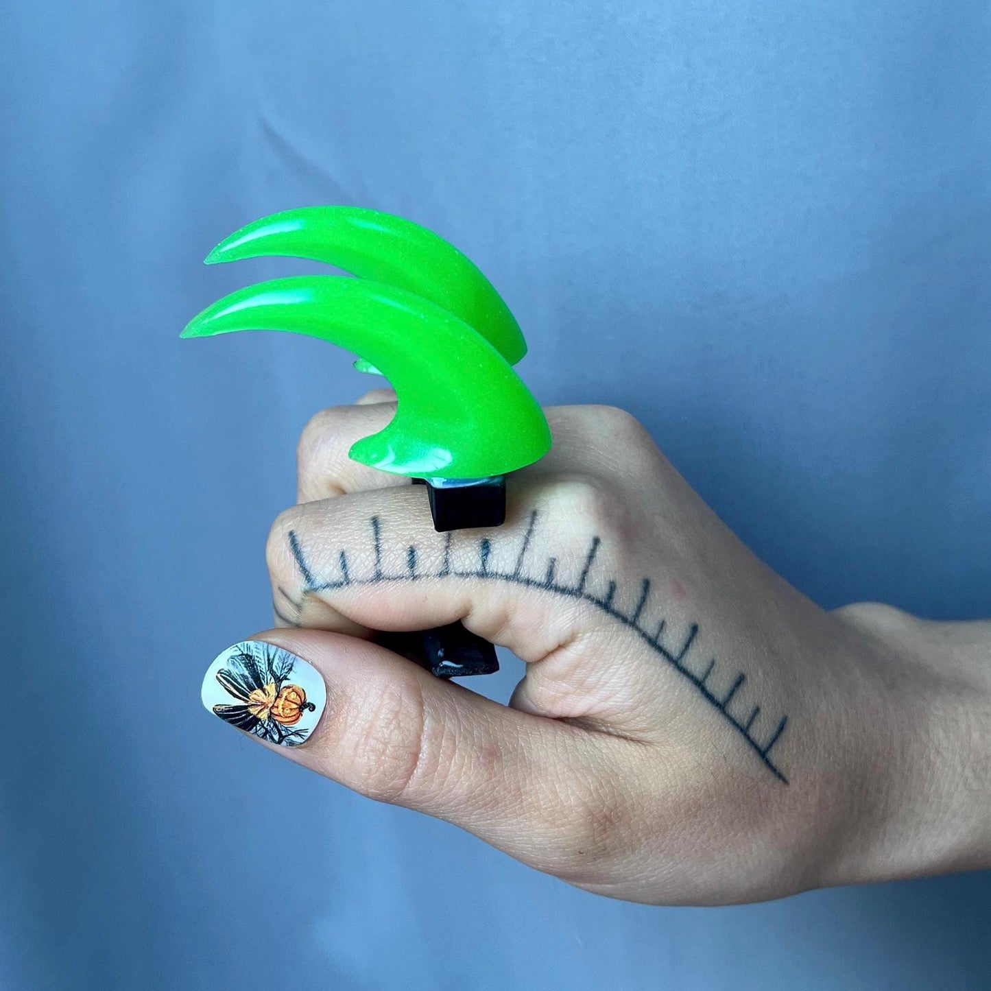 Handheld Claws - Glow Green