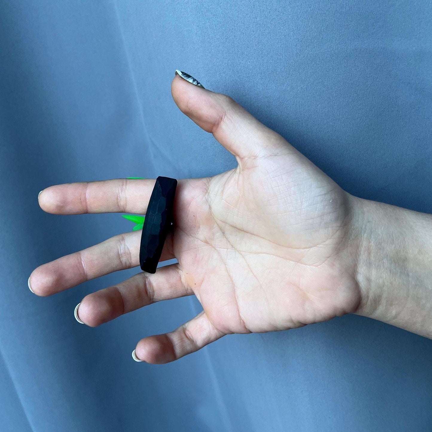 Handheld Claws - UV Green