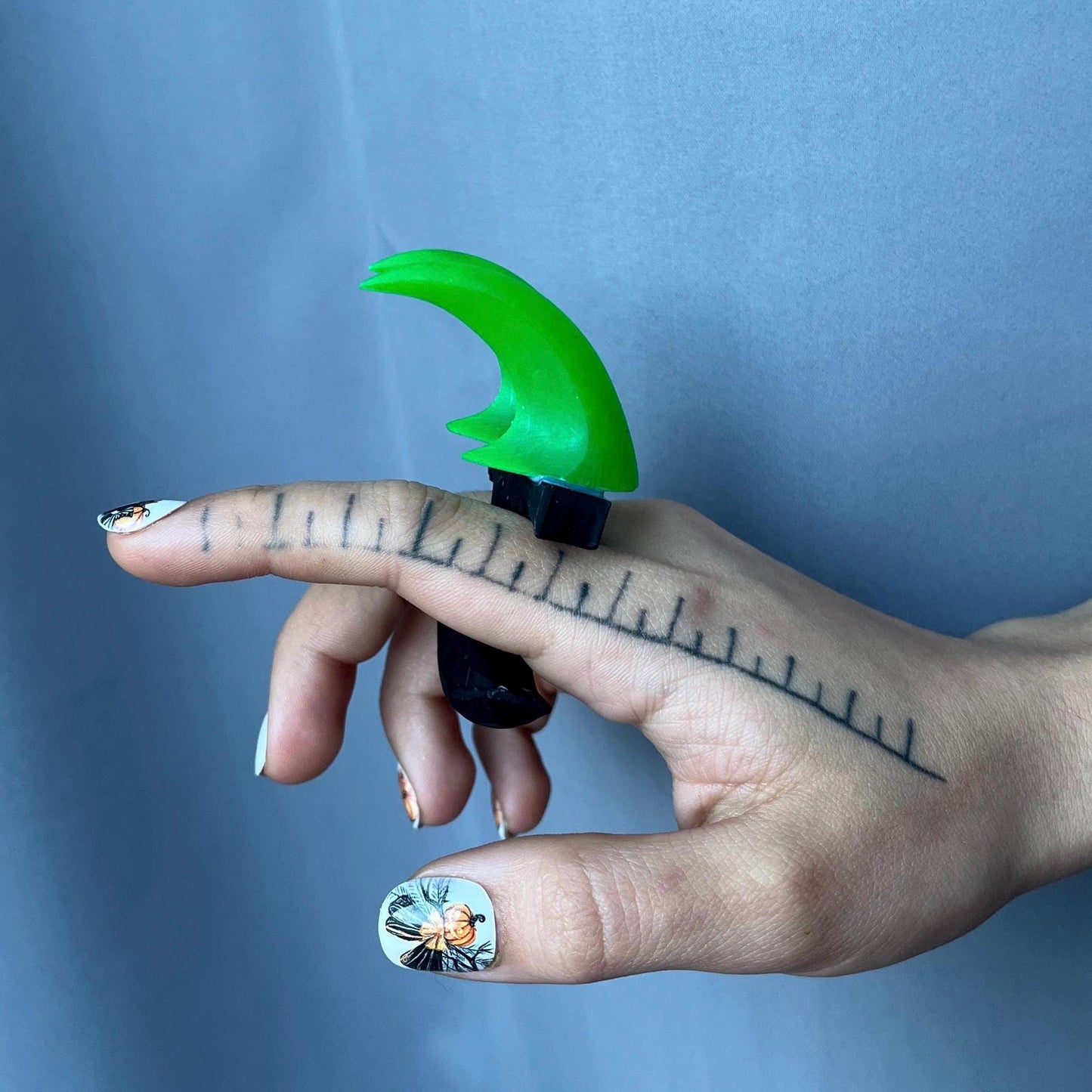 Handheld Claws - UV Green
