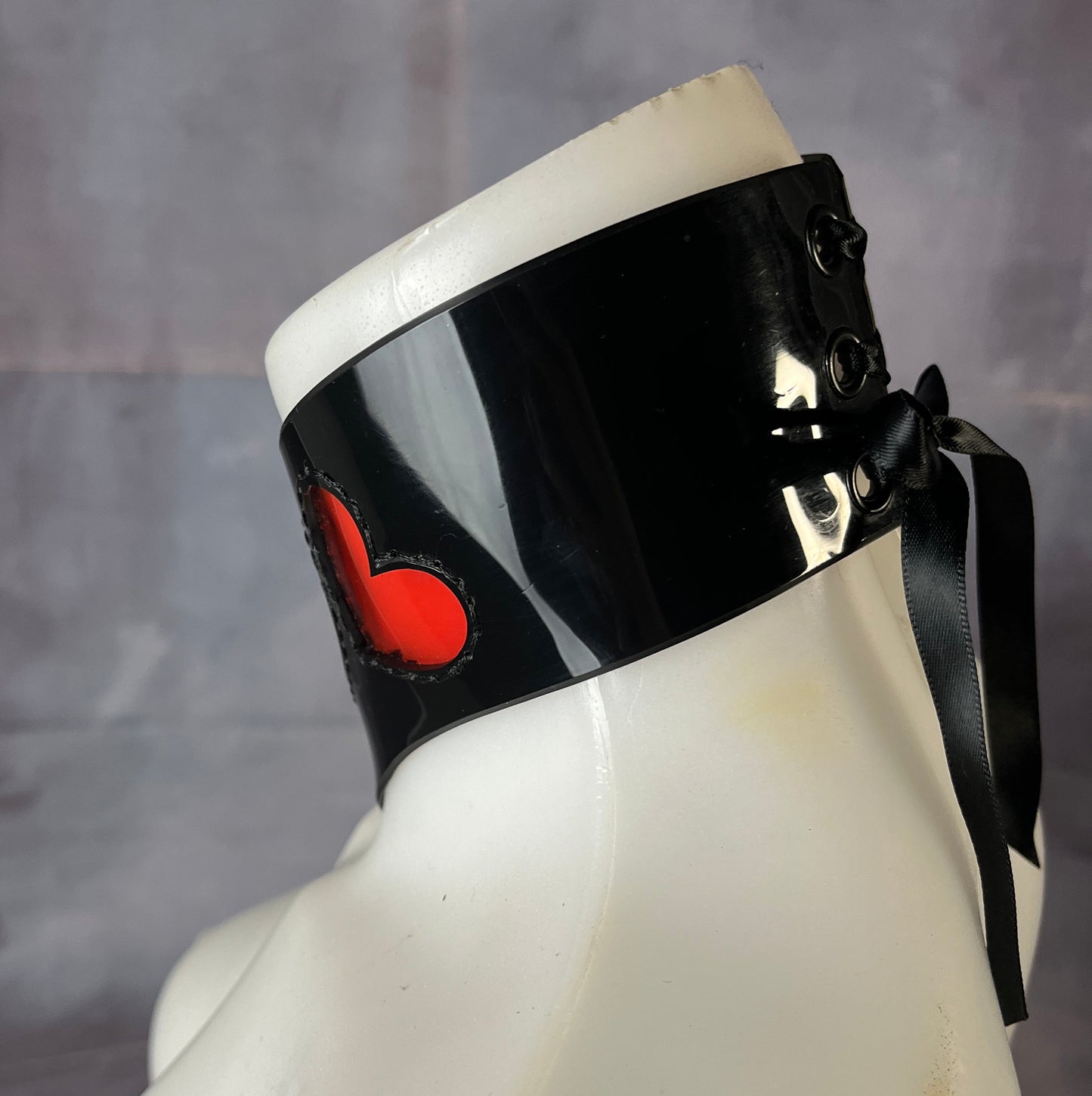 Black Heart Pointed PVC Collar