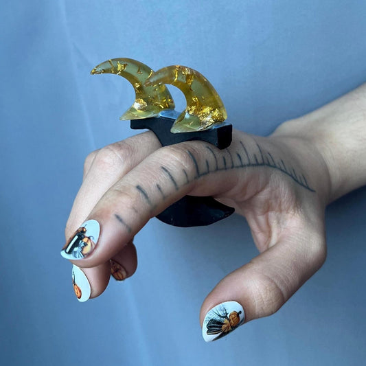 Handheld Claws - Gold Leaf