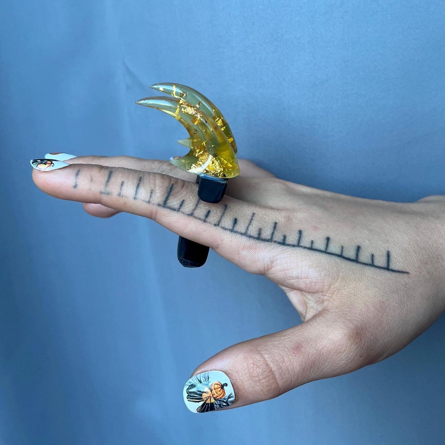 Handheld Claws - Gold Leaf