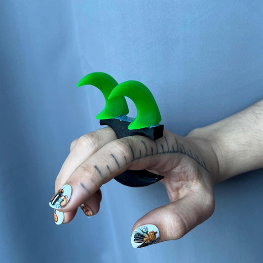 Handheld Claws - UV Green